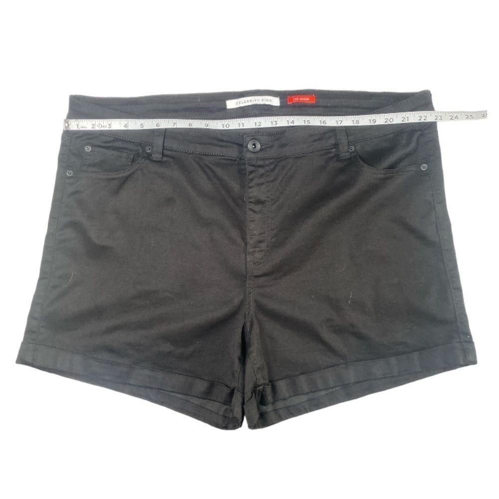 CELEBRITY PINK the sugar black shorts // Wms 24